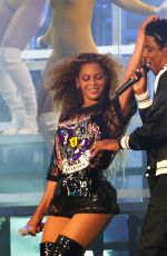 BEYONCE Performs at Coachella Valley Music and Arts Festival in Palm Springs 04/14/2018