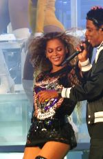 BEYONCE Performs at Coachella Valley Music and Arts Festival in Palm Springs 04/14/2018