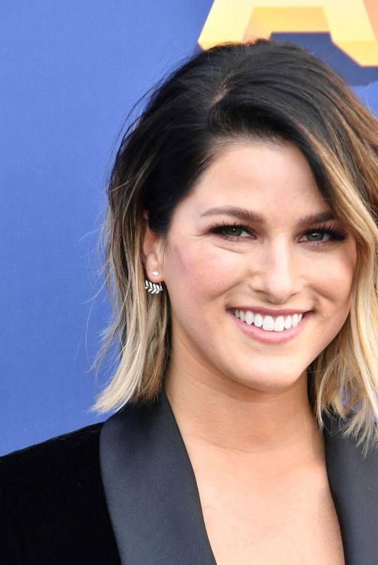 CASSADEE POPE at 2018 ACM Awards in Las Vegas 04/15/2018