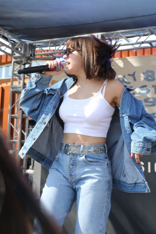 CHARLI XCX Performs at Lucky Brand Desert Jam in Palm Springs 04/14/2018