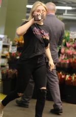 CHLOE MORETZ Shopping Grocery at Whole Foods in Los Angeles 04/12/2018