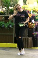 CHLOE MORETZ Shopping Grocery at Whole Foods in Los Angeles 04/12/2018