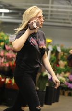 CHLOE MORETZ Shopping Grocery at Whole Foods in Los Angeles 04/12/2018