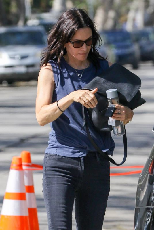 COURTENEY COX Out in Beverly Hills 04/10/2018