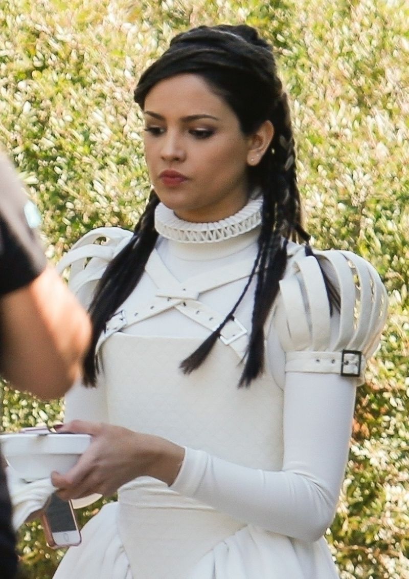 Eiza Gonzalez On The Set Of Paradise Hill In Barcelona 04