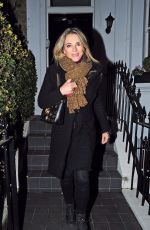 ELIZABETH HURLEY Leaves Her HOME in London 04/12/2018