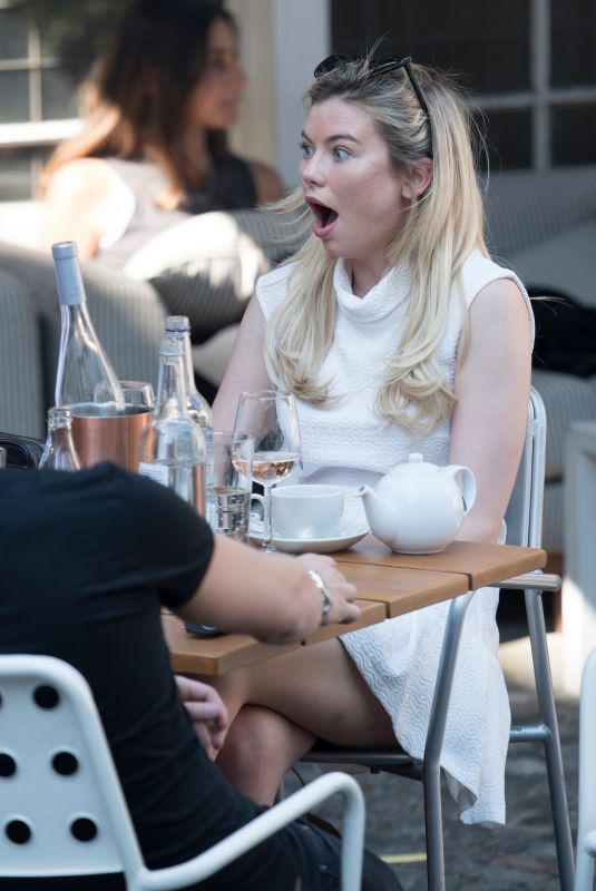 GEORGIA TOFFOLO at Bluebird Cafe in London 04/19/2018