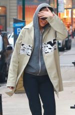 GIGI HADID Arrives at Her Home in New York 04/02/2018