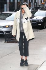 GIGI HADID Arrives at Her Home in New York 04/02/2018