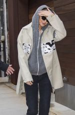 GIGI HADID Arrives at Her Home in New York 04/02/2018