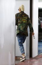 GWEN STEFANI Arrives at a Hospital in Los Angeles 04/06/2018