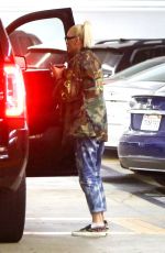 GWEN STEFANI Arrives at a Hospital in Los Angeles 04/06/2018