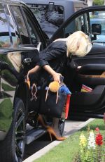 GWEN STEFANI Arrives at Sunday Church Service on Easter in Los Angeles 04/01/2018
