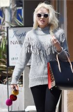 GWEN STEFANI Out and About in Los Angeles 04/03/2018