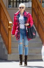 GWEN STEFANI Out for Breakfast in Los Angeles 04/12/2018