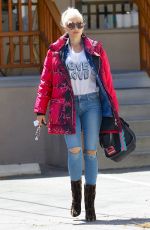 GWEN STEFANI Out for Breakfast in Los Angeles 04/12/2018