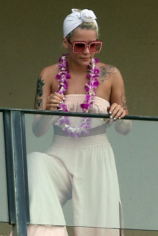 HALSEY on the Balcony on Her Hotel in Maui 04/03/2018 