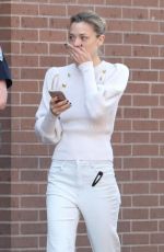 JAIME KING Attacker Smashes Her Car Windows in Los Angeles 04/04/2018