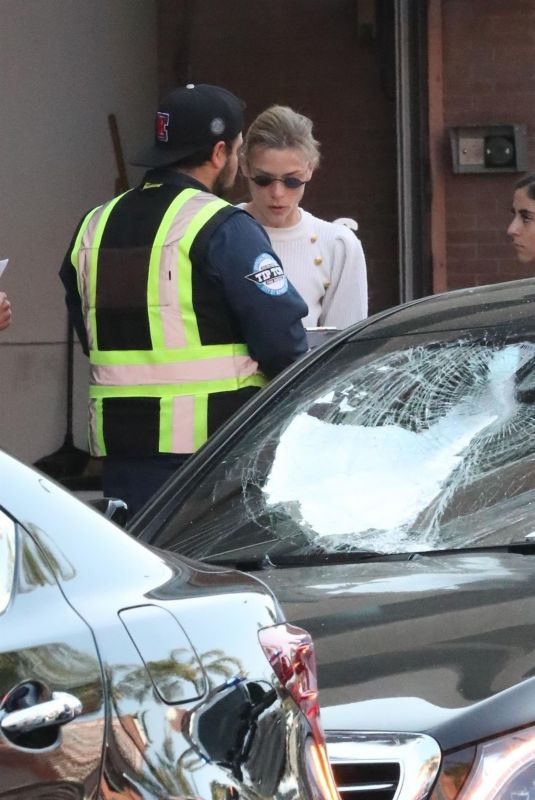 JAIME KING Attacker Smashes Her Car Windows in Los Angeles 04/04/2018