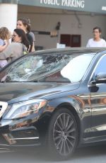 JAIME KING Attacker Smashes Her Car Windows in Los Angeles 04/04/2018