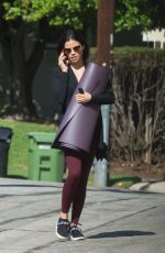 JENNA DEWAN Heading to a Yoga Class in Los Angeles 04/11/2018