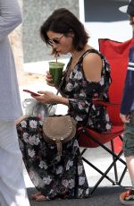 JENNA DEWAN Shopping at Farmer