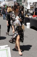 JENNA DEWAN Shopping at Farmer