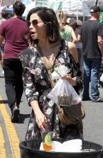 JENNA DEWAN Shopping at Farmer