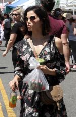 JENNA DEWAN Shopping at Farmer
