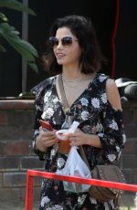 JENNA DEWAN Shopping at Farmer