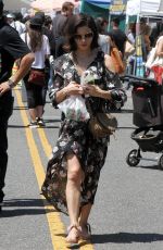 JENNA DEWAN Shopping at Farmer