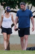 JENNIFER GARNER and Ben Affleck Out in Hawaii 04/02/2018