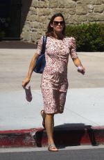 JENNIFER GARNER Leaves a Church in Pacific Palisades 04/08/2018