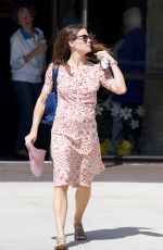 JENNIFER GARNER Leaves a Church in Pacific Palisades 04/08/2018