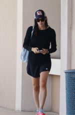 JENNIFER GARNER Out and About in Honolulu 03/30/2018