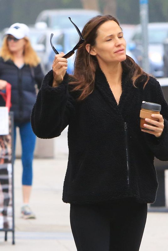 JENNIFER GARNER Out for Coffee in Brentwood 04/24/2018