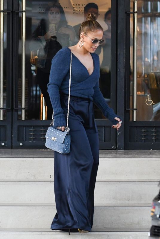 JENNIFER LOPEZ Shopping at Barneys New York in Beverly Hills 04/03/2018