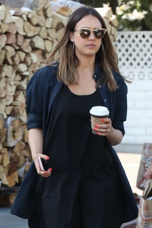 JESSICA ALBA Shopping at Bristol Farms in Beverly Hills 04/14/2018