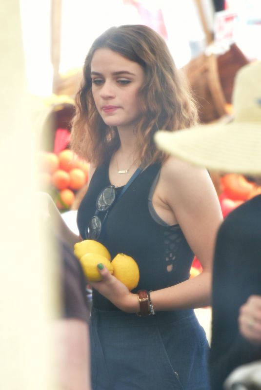 JOEY KING Shopping at Farmers Market in Studio City 04/15/2018