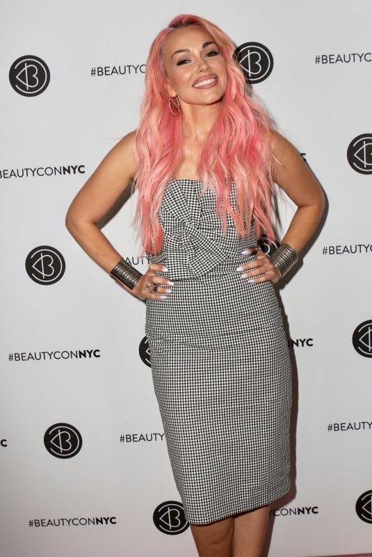 KANDEE JOHNSON at Beauty Con in New York 04/22/2018