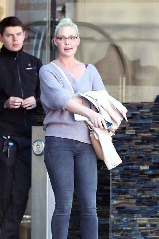 KATHERINE HEIGL Out and About in Toronto 04/04/2018