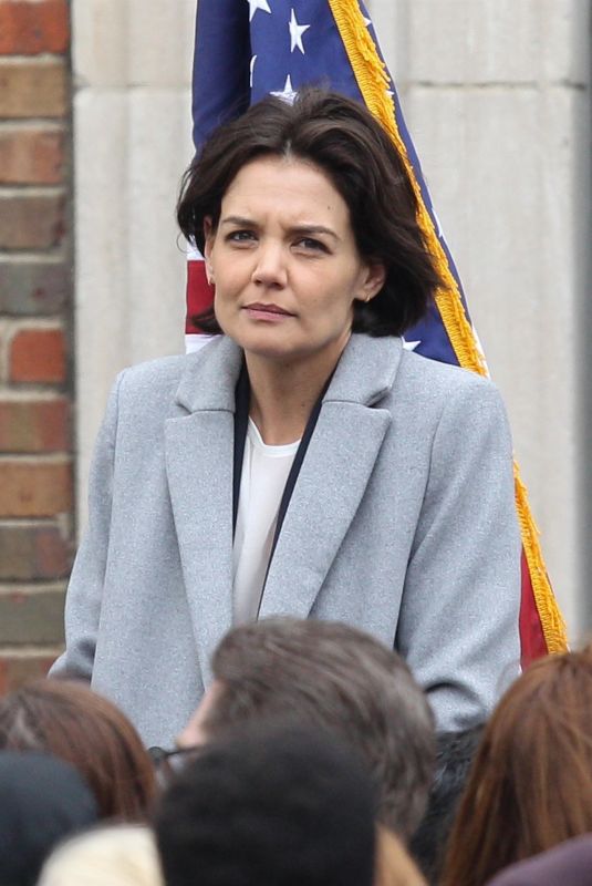KATIE HOLMES on the Set of New Fox FBI Drama in Chicago 04/11/2018