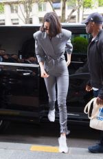 KENDALL JENNER Arrives at Her Hotel in Paris 04/05/2018