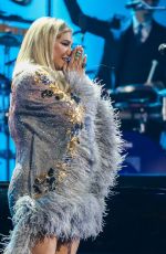 KESHA at Elton John: I