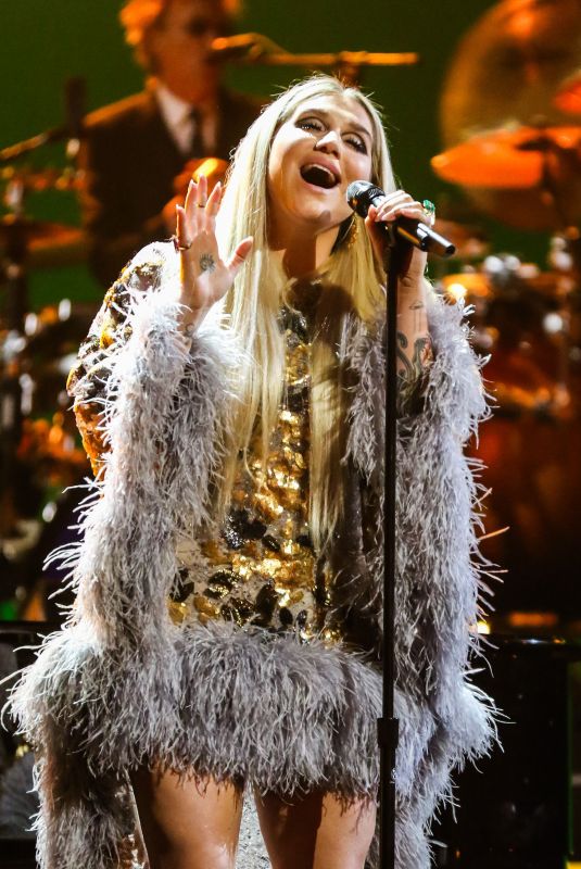 KESHA at Elton John: I