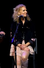 KIMBERLY SCHLAPMAN at 2018 ACM Awards in Las Vegas 04/15/2018