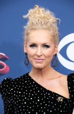 KIMBERLY SCHLAPMAN at 2018 ACM Awards in Las Vegas 04/15/2018
