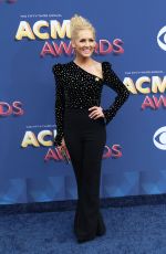 KIMBERLY SCHLAPMAN at 2018 ACM Awards in Las Vegas 04/15/2018