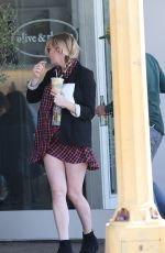 KIRSTEN STEWART Out for Breakfast in Toluca Lake 04/13/2018