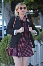 KIRSTEN STEWART Out for Breakfast in Toluca Lake 04/13/2018